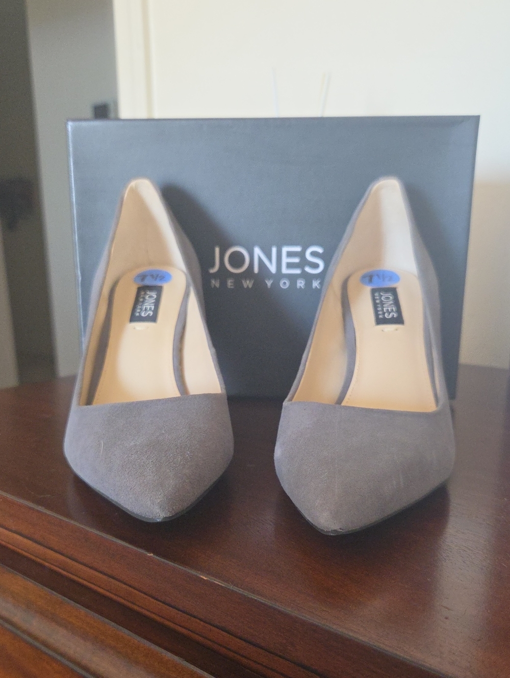 Jones New York Gray Suede Pointed-Toe Pumps